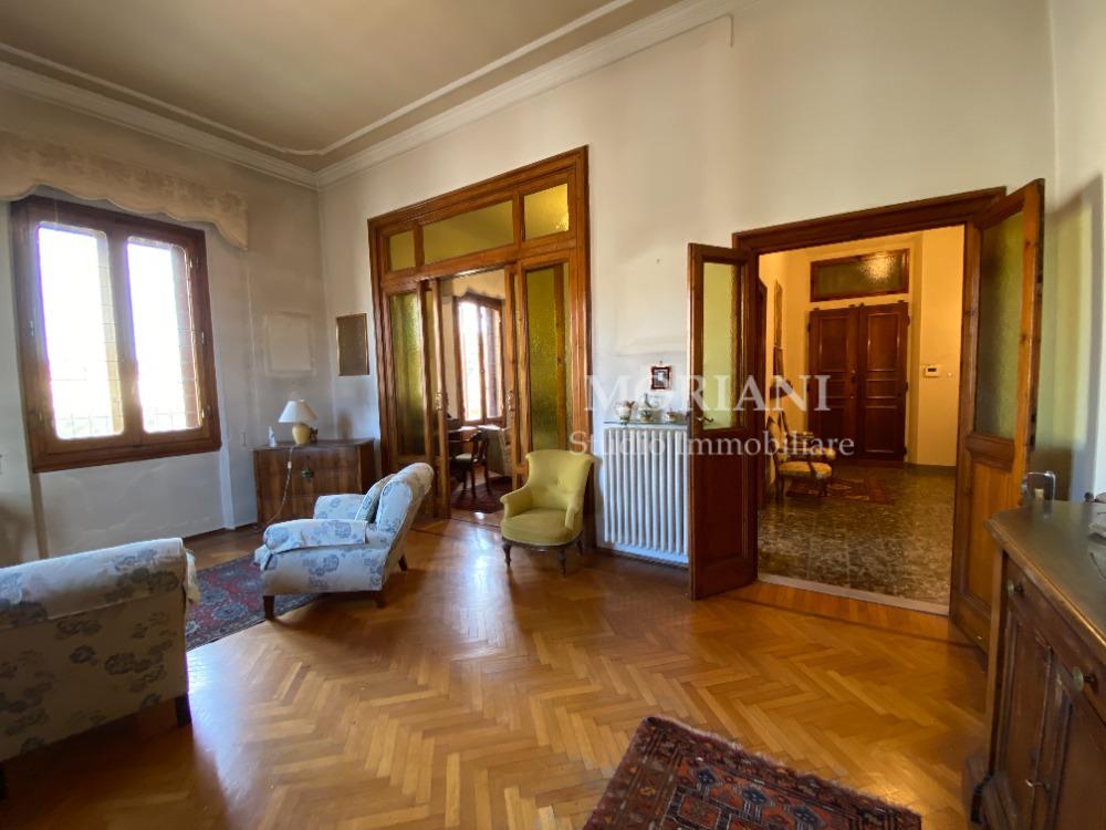 PIAZZA DELLA VITTORIA - SALA PRANZO