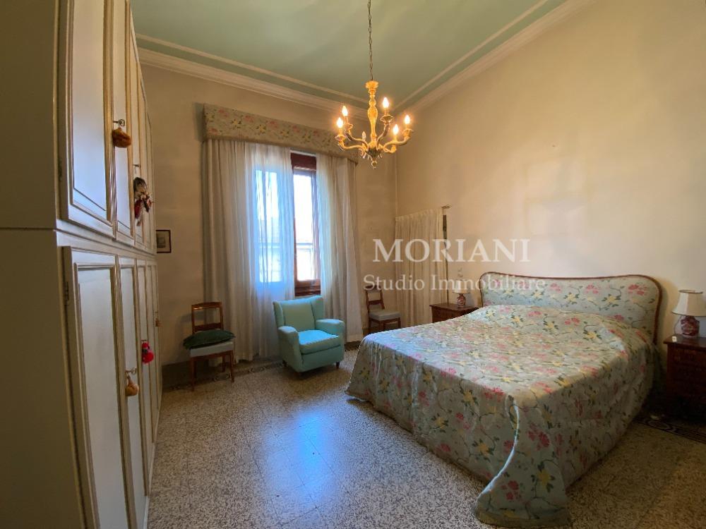PIAZZA DELLA VITTORIA - CAMERA MATRIMONIALE