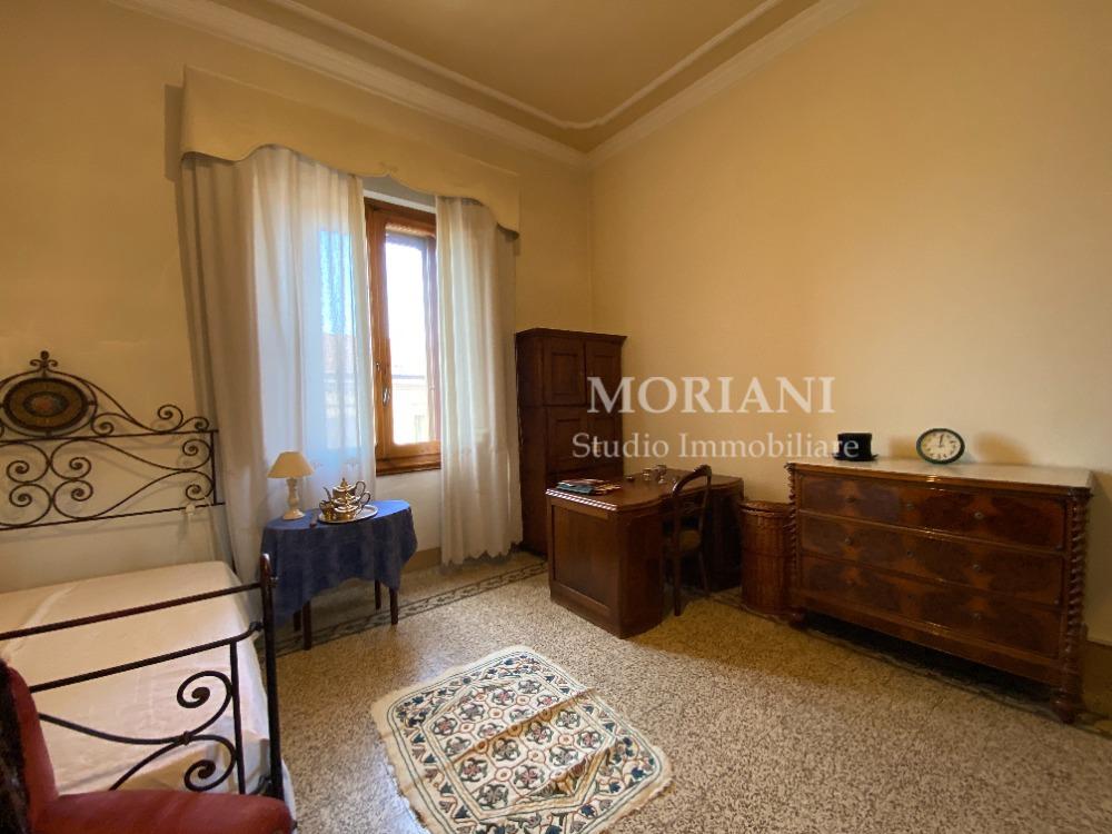 PIAZZA DELLA VITTORIA - CAMERA MATRIMONIALE