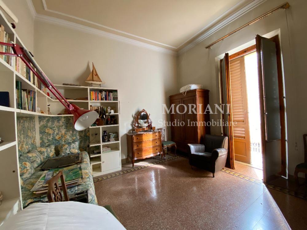 PIAZZA DELLA VITTORIA - CAMERA MATRIMONIALE
