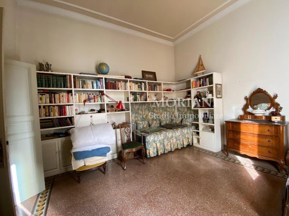 PIAZZA DELLA VITTORIA - CAMERA MATRIMONIALE