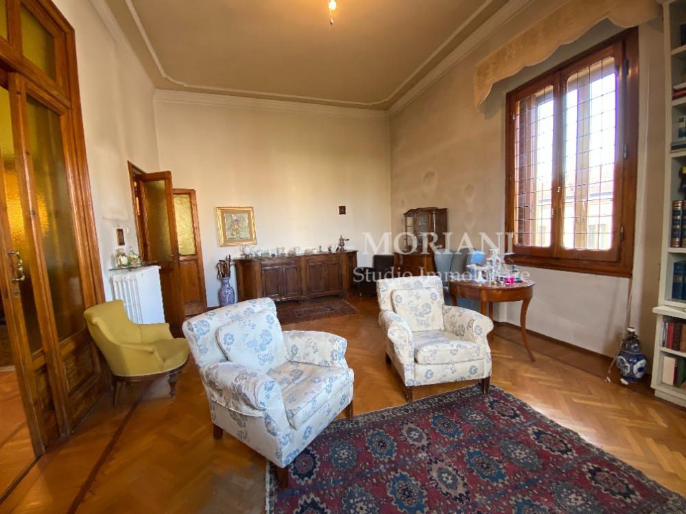 PIAZZA DELLA VITTORIA - SALA