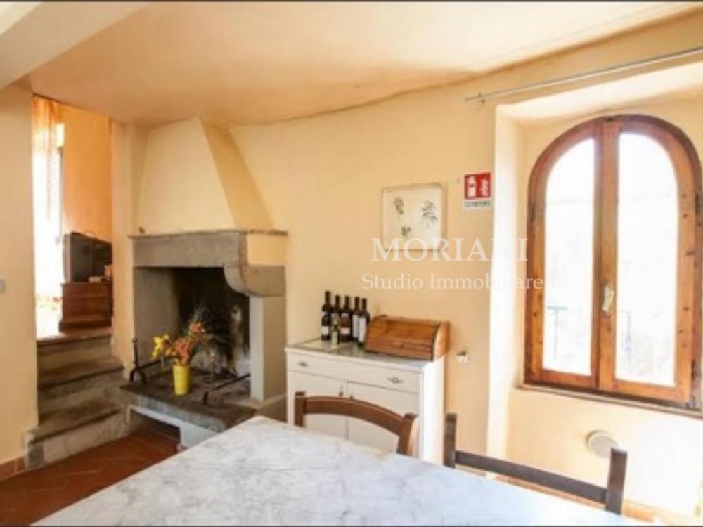 PODERE IL PERACCIO - SOGGIORNO CON CAMINETTO