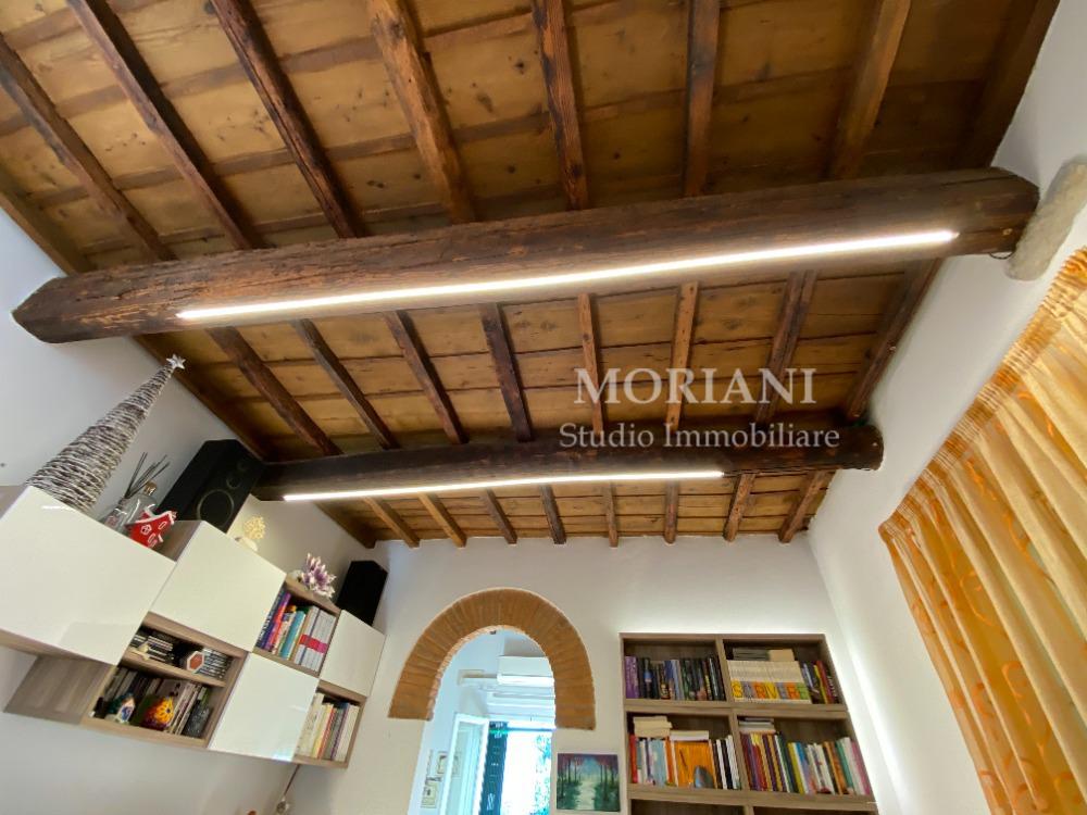 OLTRARNO - Soffitto travi a vista