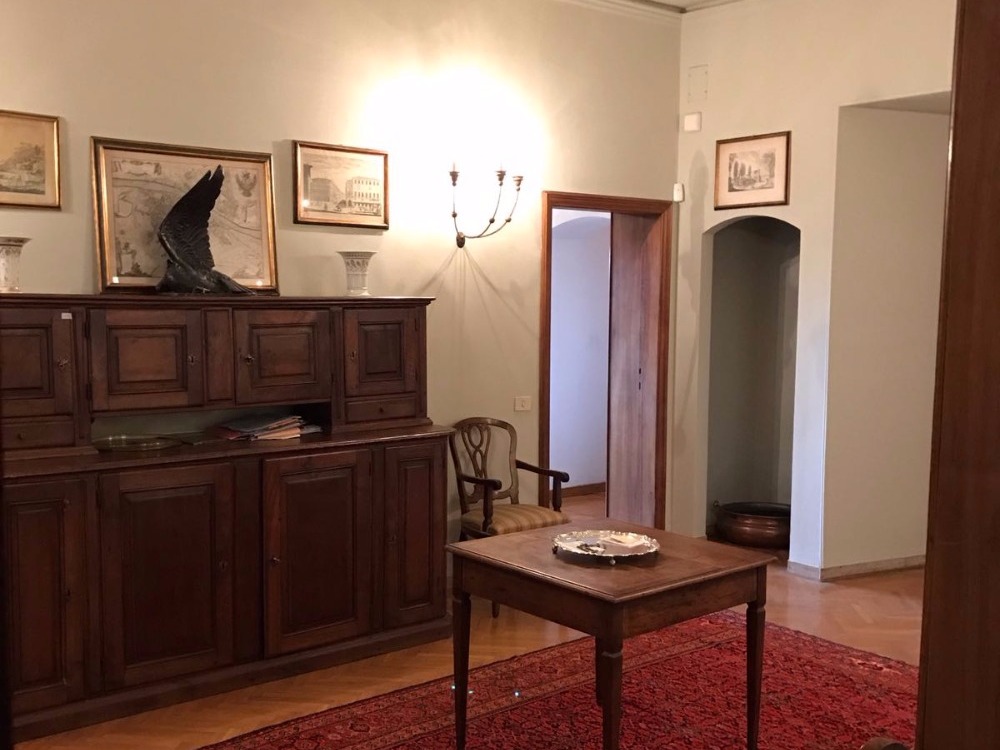 Piazza Poggi - Ingresso principale