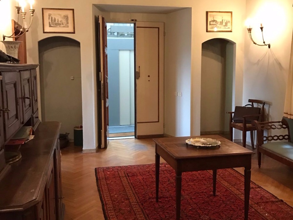 Piazza Poggi - Ingresso principale