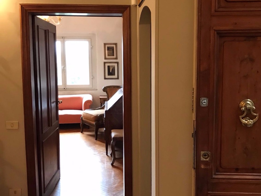 Piazza Poggi - Studio/stanza armadi