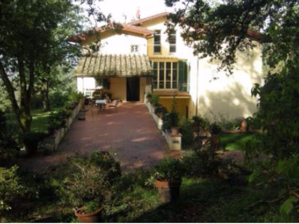 Fiesole Bosconi - Veduta dal lato orientale della Villa con Terrazzo del primo piano aperto sul Parc