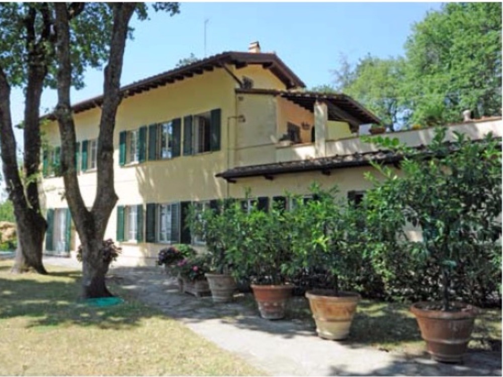 Fiesole terrazzo e giardino Porzione Villa - Facciata sul prato con loggia e terrazzo